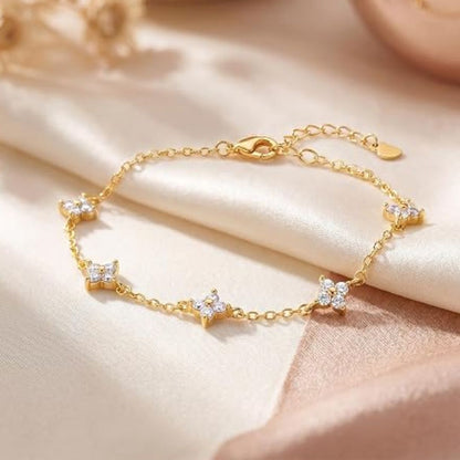 Sophie – Filigranes vergoldetes Armband mit Zirkonia-Blüten